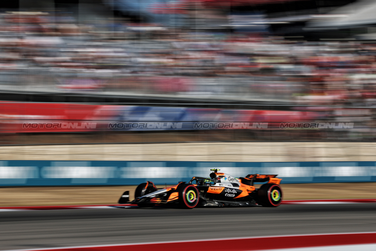 GP USA, Lando Norris (GBR) McLaren MCL39.
18.10.2025. Formula 1 World Championship, Rd 19, United States Grand Prix, Austin, Texas, USA, Sprint e Qualifiche Day.
- www.xpbimages.com, EMail: requests@xpbimages.com © Copyright: Moy / XPB Images