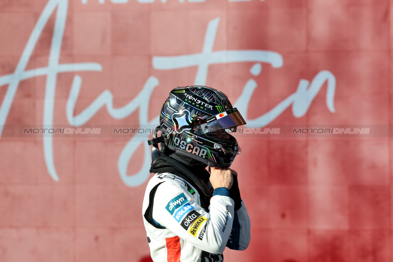 GP USA, Oscar Piastri (AUS) McLaren in qualifying parc ferme.
18.10.2025. Formula 1 World Championship, Rd 19, United States Grand Prix, Austin, Texas, USA, Sprint e Qualifiche Day.
- www.xpbimages.com, EMail: requests@xpbimages.com © Copyright: Coates / XPB Images