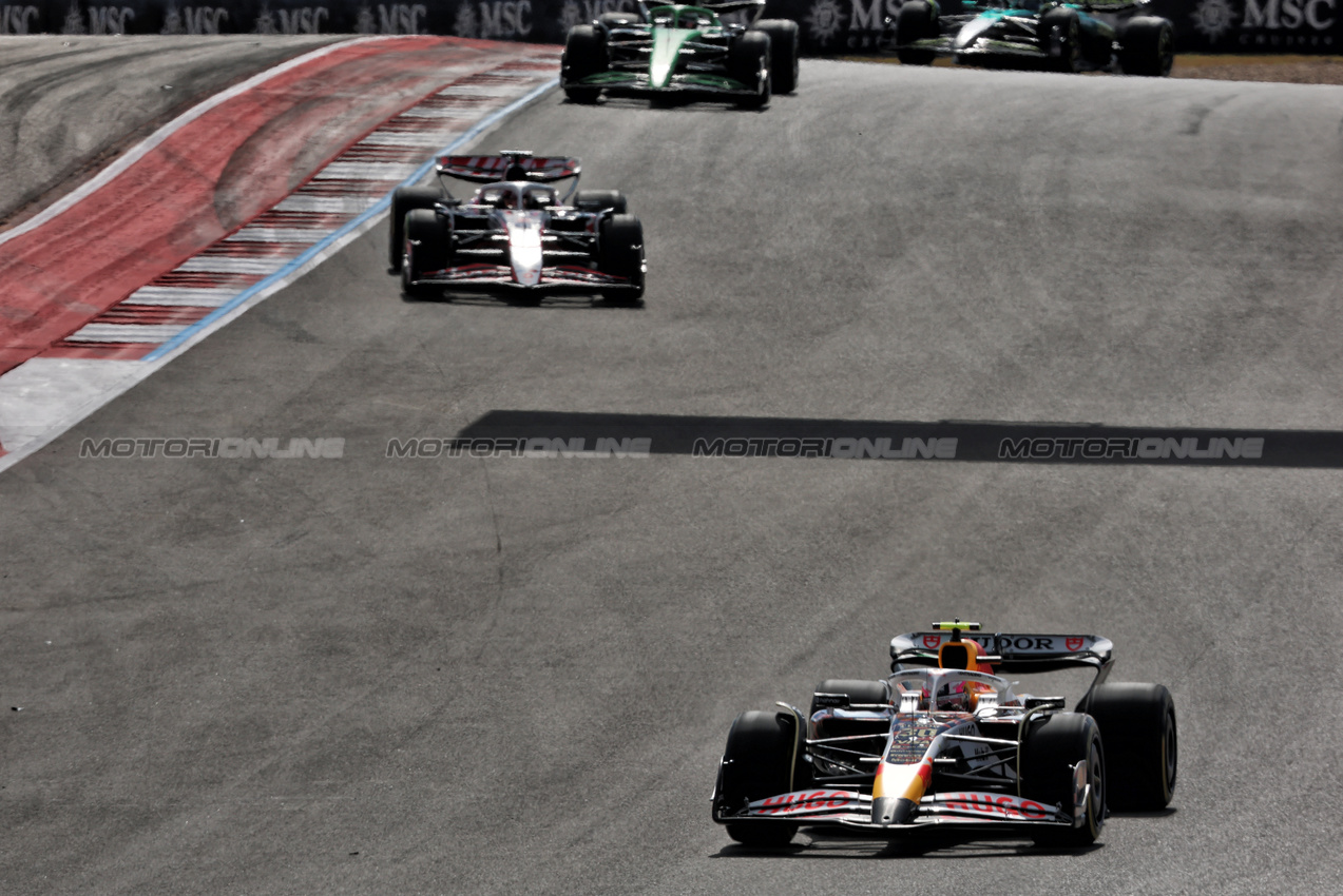 GP USA, Liam Lawson (NZL) Racing Bulls VCARB 02.
18.10.2025. Formula 1 World Championship, Rd 19, United States Grand Prix, Austin, Texas, USA, Sprint e Qualifiche Day.
- www.xpbimages.com, EMail: requests@xpbimages.com © Copyright: Batchelor / XPB Images