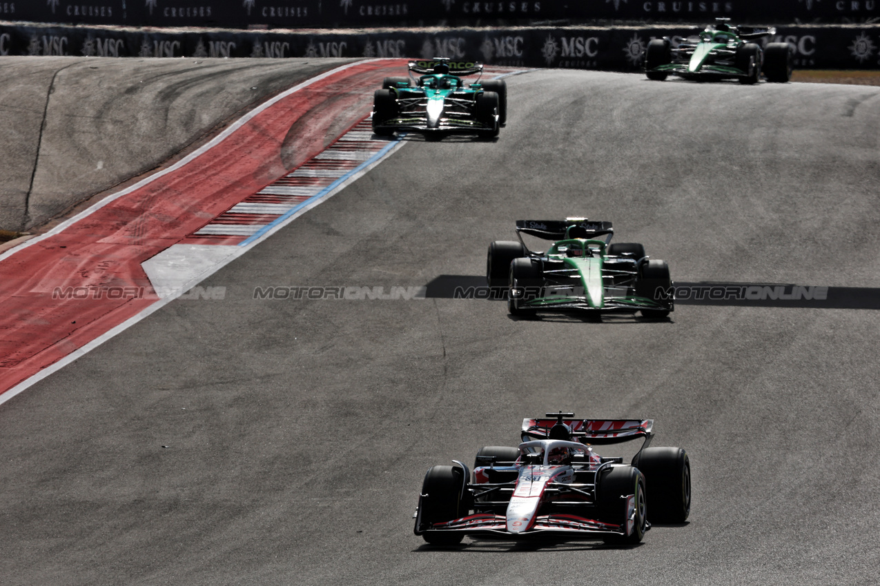 GP USA, Esteban Ocon (FRA) Haas VF-25.

18.10.2025. Formula 1 World Championship, Rd 19, United States Grand Prix, Austin, Texas, USA, Sprint e Qualifiche Day.

- www.xpbimages.com, EMail: requests@xpbimages.com © Copyright: Batchelor / XPB Images