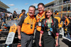 GP USA, (L to R): Zak Brown (USA) McLaren Executive Director with Michael Dell (USA) Dell Technologies CEO e sua moglie Susan Dell (USA) on the grid.
18.10.2025. Formula 1 World Championship, Rd 19, United States Grand Prix, Austin, Texas, USA, Sprint e Qualifiche Day.
- www.xpbimages.com, EMail: requests@xpbimages.com © Copyright: Moy / XPB Images