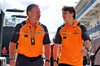 GP USA, (L to R): Zak Brown (USA) McLaren Executive Director with Oscar Piastri (AUS) McLaren.
18.10.2025. Formula 1 World Championship, Rd 19, United States Grand Prix, Austin, Texas, USA, Sprint e Qualifiche Day.
- www.xpbimages.com, EMail: requests@xpbimages.com © Copyright: Moy / XPB Images