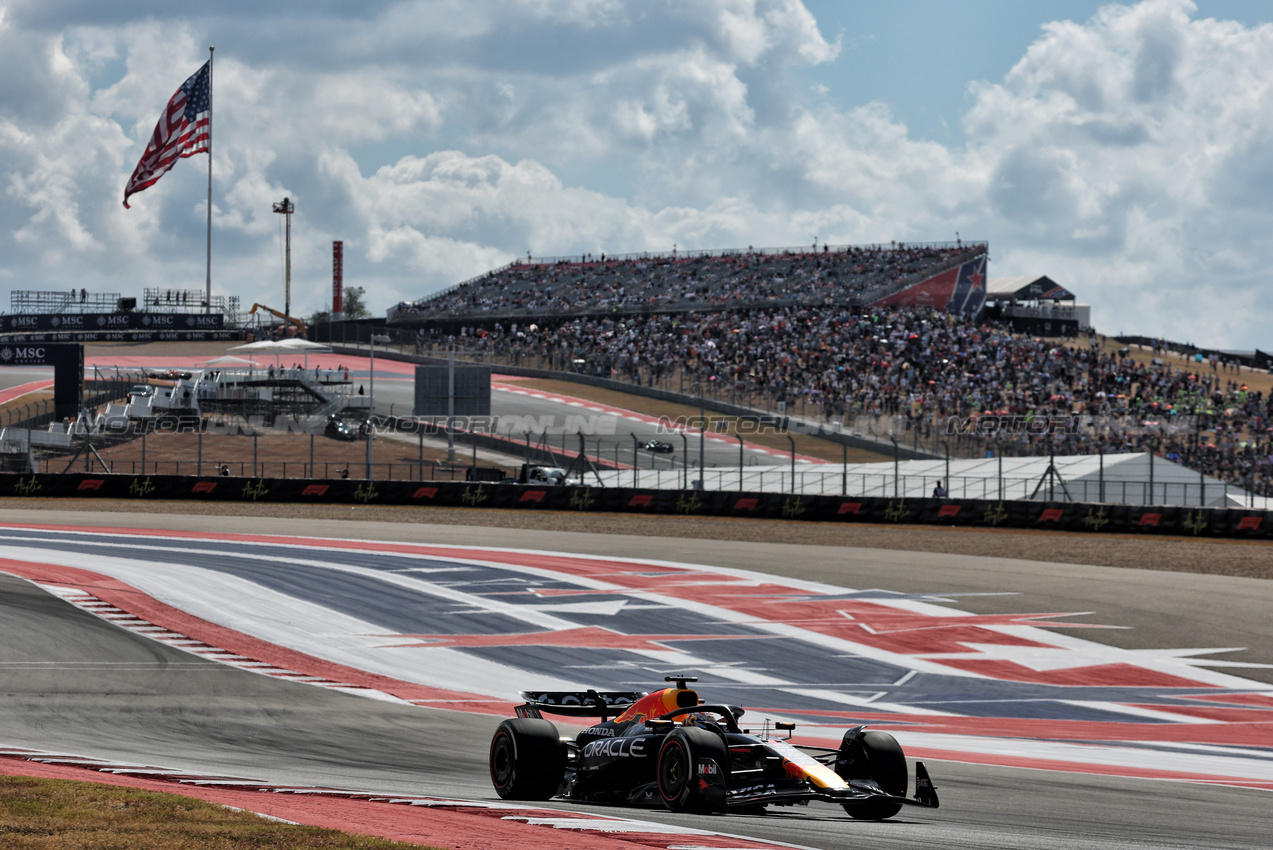 GP USA, Max Verstappen (NLD) Red Bull Racing RB21.

17.10.2025. Formula 1 World Championship, Rd 19, United States Grand Prix, Austin, Texas, USA, Sprint Qualifiche Day

- www.xpbimages.com, EMail: requests@xpbimages.com © Copyright: Charniaux / XPB Images