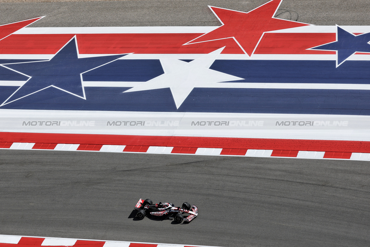 GP USA, Esteban Ocon (FRA) Haas VF-25.
17.10.2025. Formula 1 World Championship, Rd 19, United States Grand Prix, Austin, Texas, USA, Sprint Qualifiche Day
- www.xpbimages.com, EMail: requests@xpbimages.com © Copyright: Moy / XPB Images