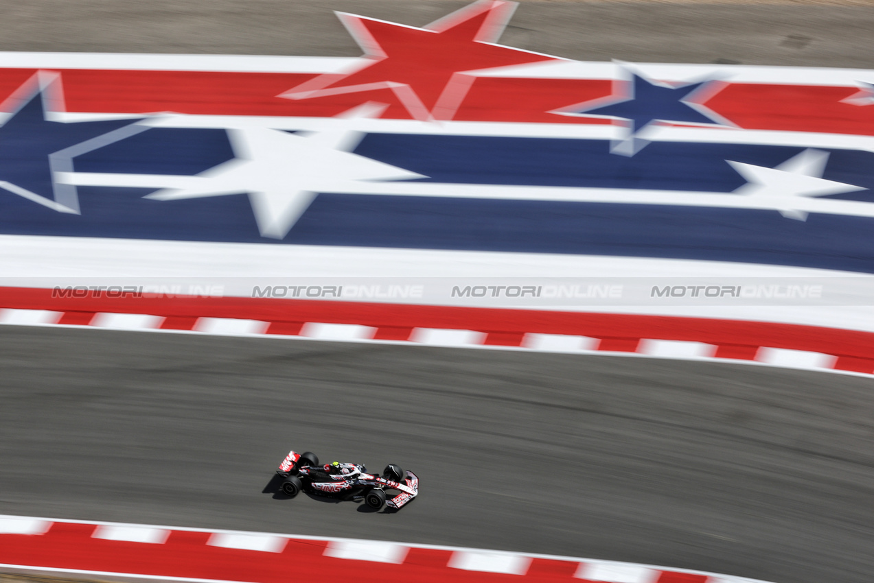 GP USA, Oliver Bearman (GBR) Haas VF-25.
17.10.2025. Formula 1 World Championship, Rd 19, United States Grand Prix, Austin, Texas, USA, Sprint Qualifiche Day
- www.xpbimages.com, EMail: requests@xpbimages.com © Copyright: Moy / XPB Images