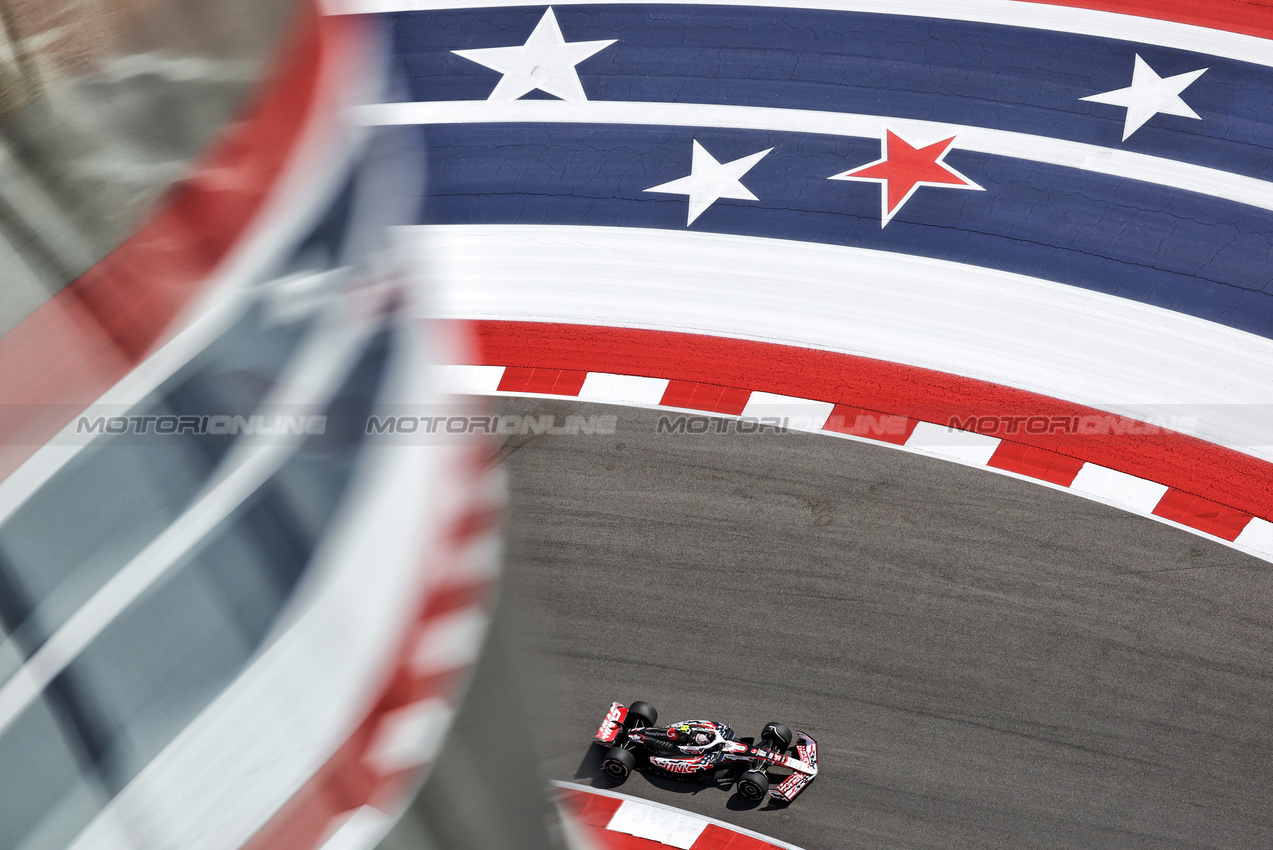 GP USA, Oliver Bearman (GBR) Haas VF-25.
17.10.2025. Formula 1 World Championship, Rd 19, United States Grand Prix, Austin, Texas, USA, Sprint Qualifiche Day
- www.xpbimages.com, EMail: requests@xpbimages.com © Copyright: Moy / XPB Images