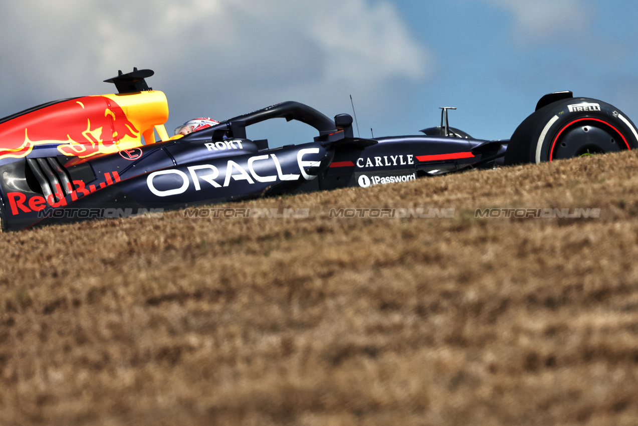 GP USA, Max Verstappen (NLD) Red Bull Racing RB21.
17.10.2025. Formula 1 World Championship, Rd 19, United States Grand Prix, Austin, Texas, USA, Sprint Qualifiche Day
- www.xpbimages.com, EMail: requests@xpbimages.com © Copyright: Bearne / XPB Images