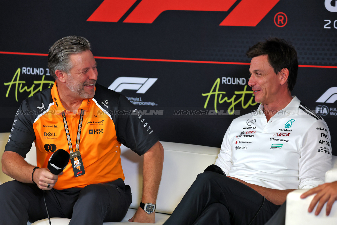 GP USA, (L to R): Zak Brown (USA) McLaren Executive Director e Toto Wolff (GER) Mercedes AMG F1 Shareholder e Executive Director in the FIA Press Conference.
17.10.2025. Formula 1 World Championship, Rd 19, United States Grand Prix, Austin, Texas, USA, Sprint Qualifiche Day
- www.xpbimages.com, EMail: requests@xpbimages.com © Copyright: Moy / XPB Images