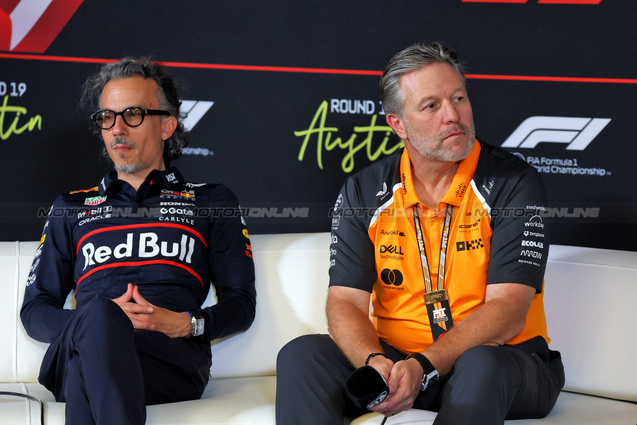 GP USA, (L to R): Laurent Mekies (FRA) Red Bull Racing Team Principal e CEO e Zak Brown (USA) McLaren Executive Director in the FIA Press Conference.
17.10.2025. Formula 1 World Championship, Rd 19, United States Grand Prix, Austin, Texas, USA, Sprint Qualifiche Day
- www.xpbimages.com, EMail: requests@xpbimages.com © Copyright: Moy / XPB Images