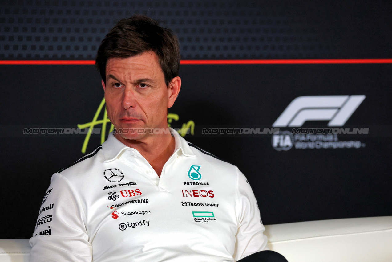 GP USA, Toto Wolff (GER) Mercedes AMG F1 Shareholder e Executive Director in the FIA Press Conference.

17.10.2025. Formula 1 World Championship, Rd 19, United States Grand Prix, Austin, Texas, USA, Sprint Qualifiche Day

- www.xpbimages.com, EMail: requests@xpbimages.com © Copyright: Moy / XPB Images