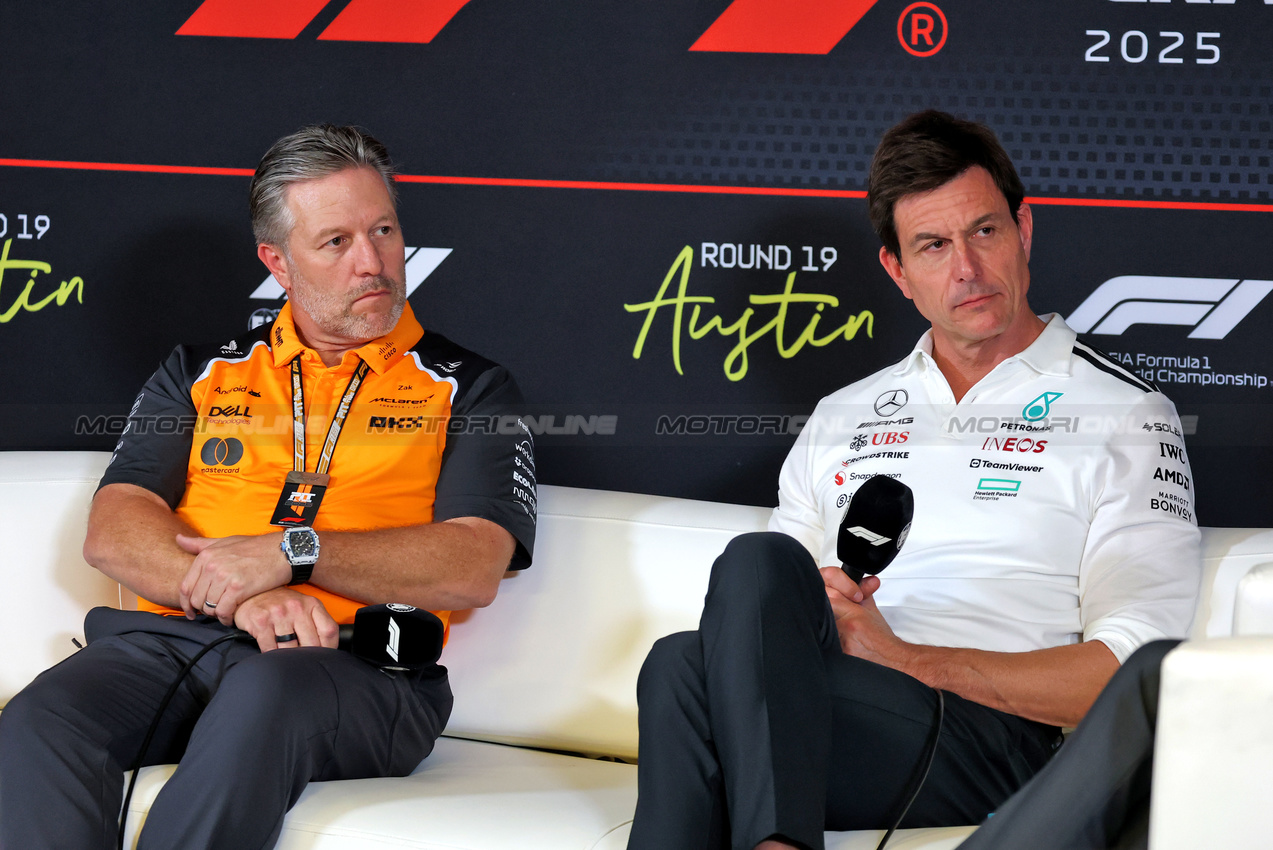 GP USA, (L to R): Zak Brown (USA) McLaren Executive Director e Toto Wolff (GER) Mercedes AMG F1 Shareholder e Executive Director in the FIA Press Conference.
17.10.2025. Formula 1 World Championship, Rd 19, United States Grand Prix, Austin, Texas, USA, Sprint Qualifiche Day
- www.xpbimages.com, EMail: requests@xpbimages.com © Copyright: Moy / XPB Images