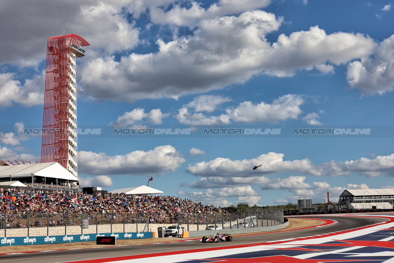 GP USA, Oliver Bearman (GBR) Haas VF-25.

17.10.2025. Formula 1 World Championship, Rd 19, United States Grand Prix, Austin, Texas, USA, Sprint Qualifiche Day

 - www.xpbimages.com, EMail: requests@xpbimages.com © Copyright: Rew / XPB Images
