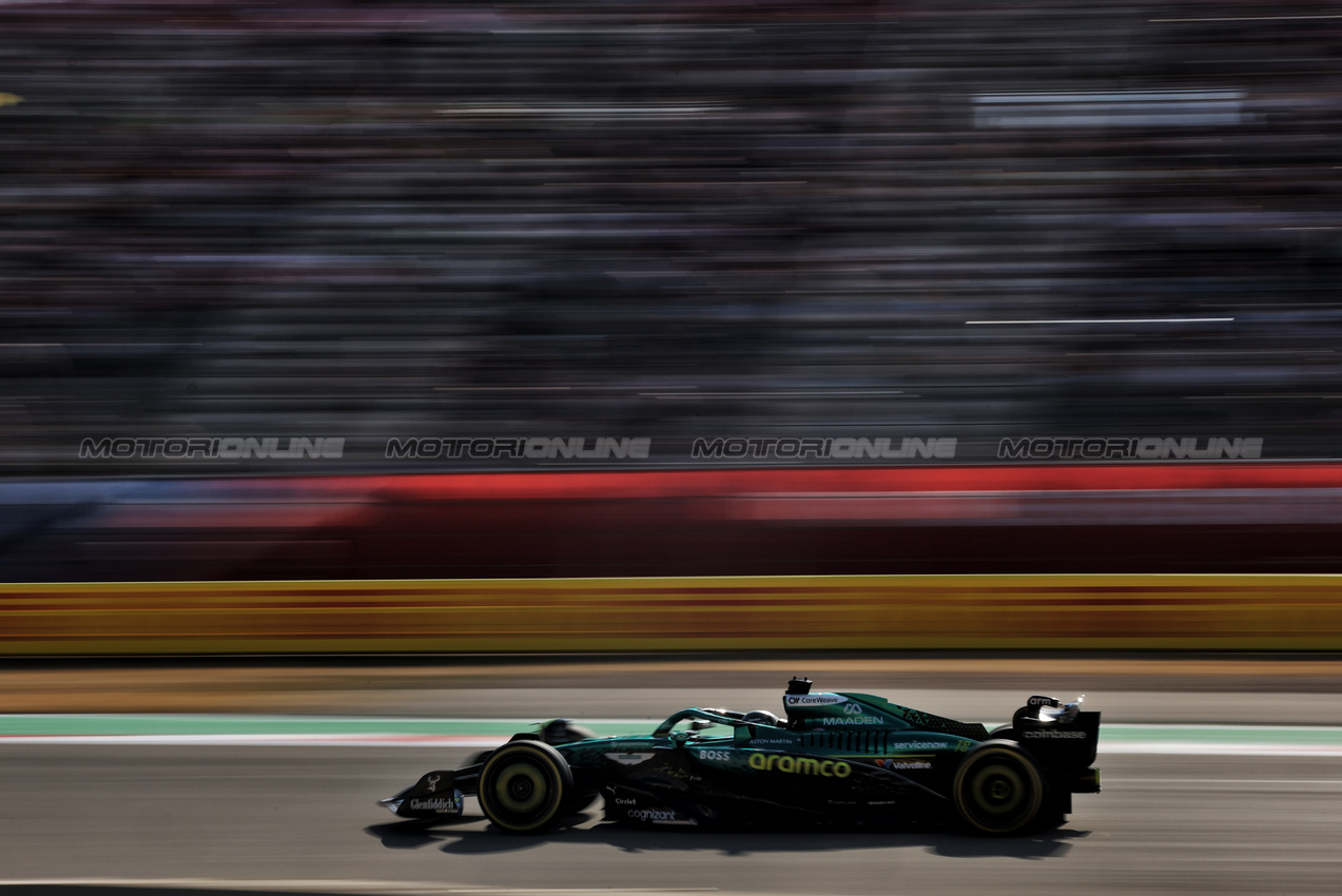 GP USA, Lance Stroll (CDN) Aston Martin F1 Team AMR25.
17.10.2025. Formula 1 World Championship, Rd 19, United States Grand Prix, Austin, Texas, USA, Sprint Qualifiche Day
- www.xpbimages.com, EMail: requests@xpbimages.com © Copyright: Charniaux / XPB Images