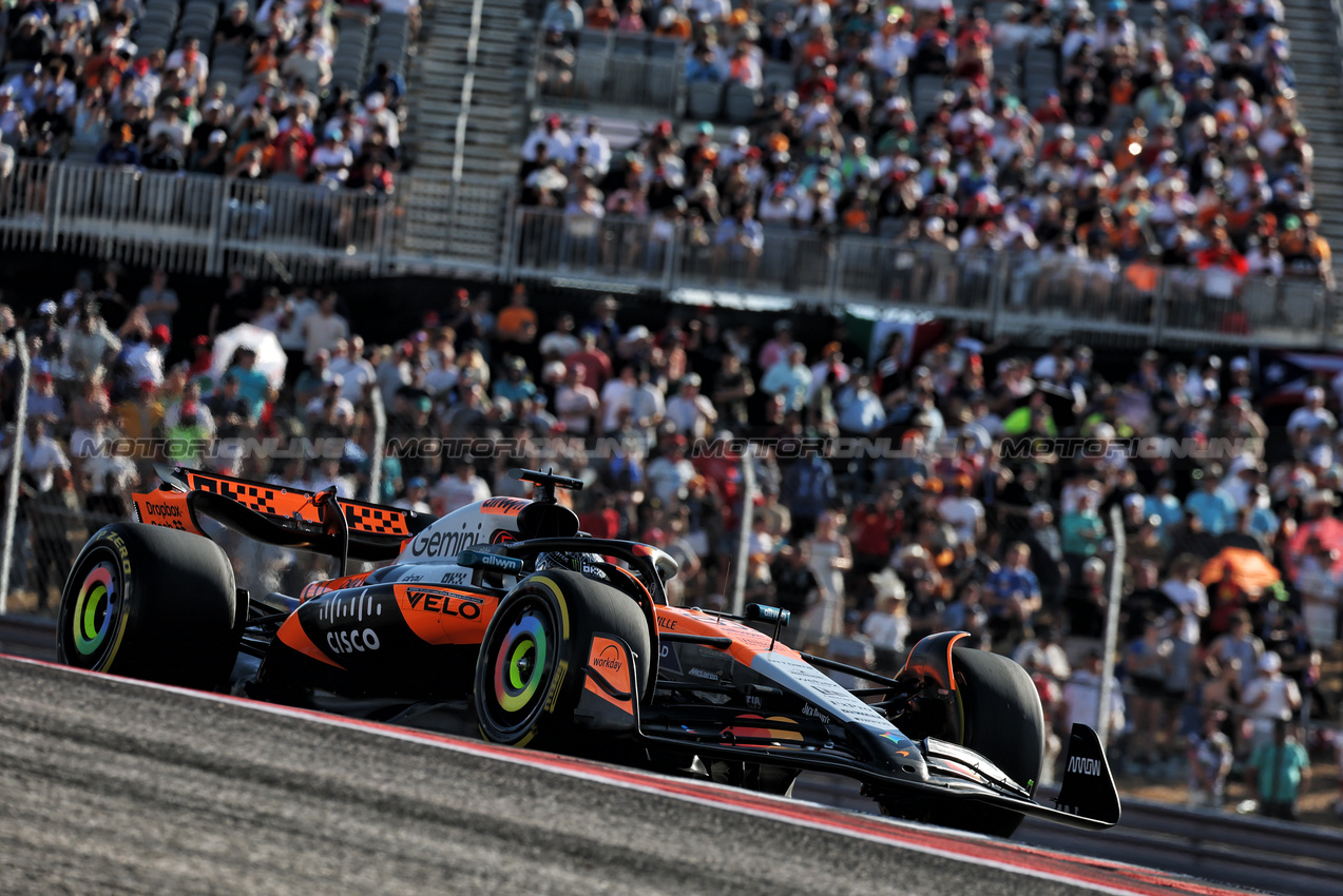 GP USA, Oscar Piastri (AUS) McLaren MCL39.
17.10.2025. Formula 1 World Championship, Rd 19, United States Grand Prix, Austin, Texas, USA, Sprint Qualifiche Day
- www.xpbimages.com, EMail: requests@xpbimages.com © Copyright: Moy / XPB Images