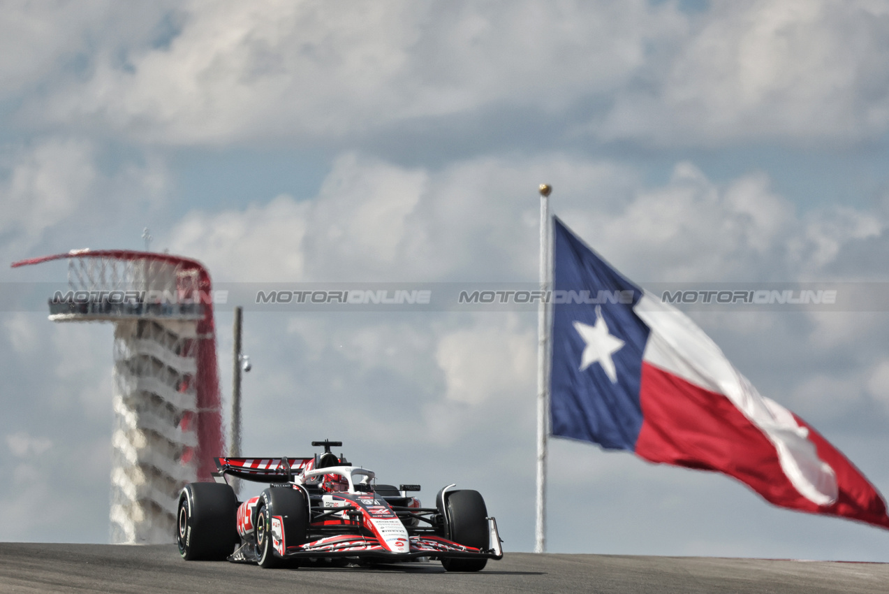 GP USA, Esteban Ocon (FRA) Haas VF-25.
17.10.2025. Formula 1 World Championship, Rd 19, United States Grand Prix, Austin, Texas, USA, Sprint Qualifiche Day
- www.xpbimages.com, EMail: requests@xpbimages.com © Copyright: Bearne / XPB Images