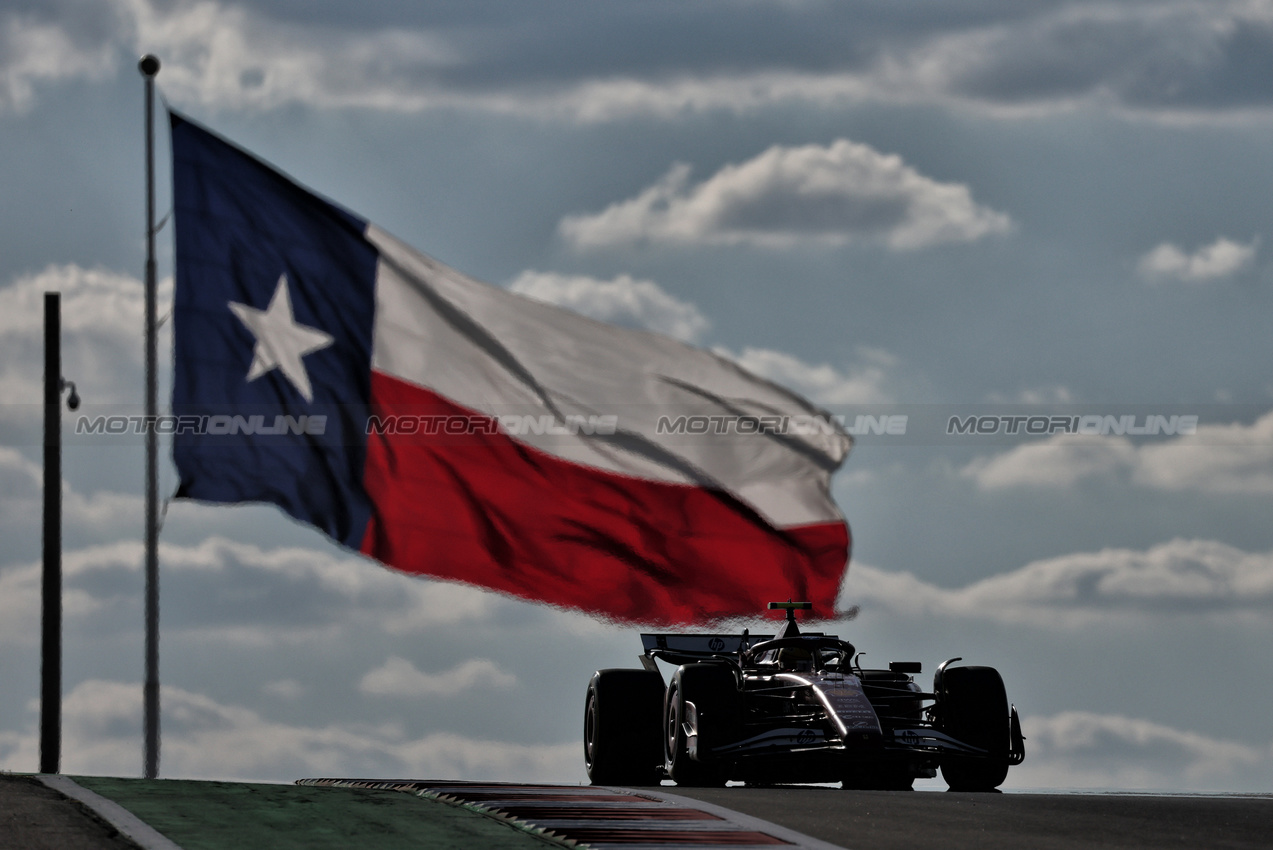 GP USA, Lewis Hamilton (GBR) Ferrari SF-25.
17.10.2025. Formula 1 World Championship, Rd 19, United States Grand Prix, Austin, Texas, USA, Sprint Qualifiche Day
- www.xpbimages.com, EMail: requests@xpbimages.com © Copyright: Moy / XPB Images