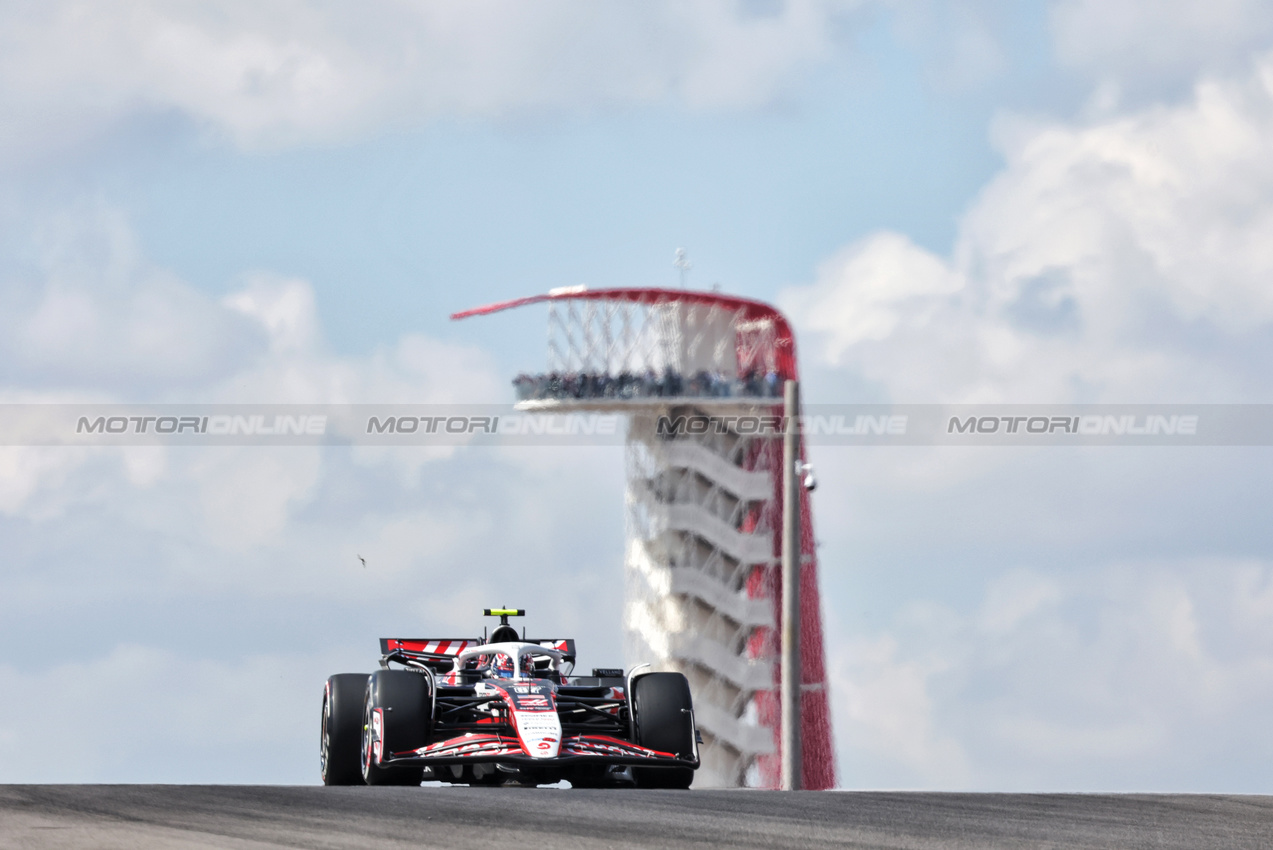GP USA, Oliver Bearman (GBR) Haas VF-25.

17.10.2025. Formula 1 World Championship, Rd 19, United States Grand Prix, Austin, Texas, USA, Sprint Qualifiche Day

- www.xpbimages.com, EMail: requests@xpbimages.com © Copyright: Bearne / XPB Images