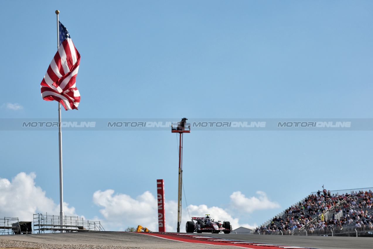 GP USA, Oliver Bearman (GBR) Haas VF-25.
17.10.2025. Formula 1 World Championship, Rd 19, United States Grand Prix, Austin, Texas, USA, Sprint Qualifiche Day
- www.xpbimages.com, EMail: requests@xpbimages.com © Copyright: Moy / XPB Images