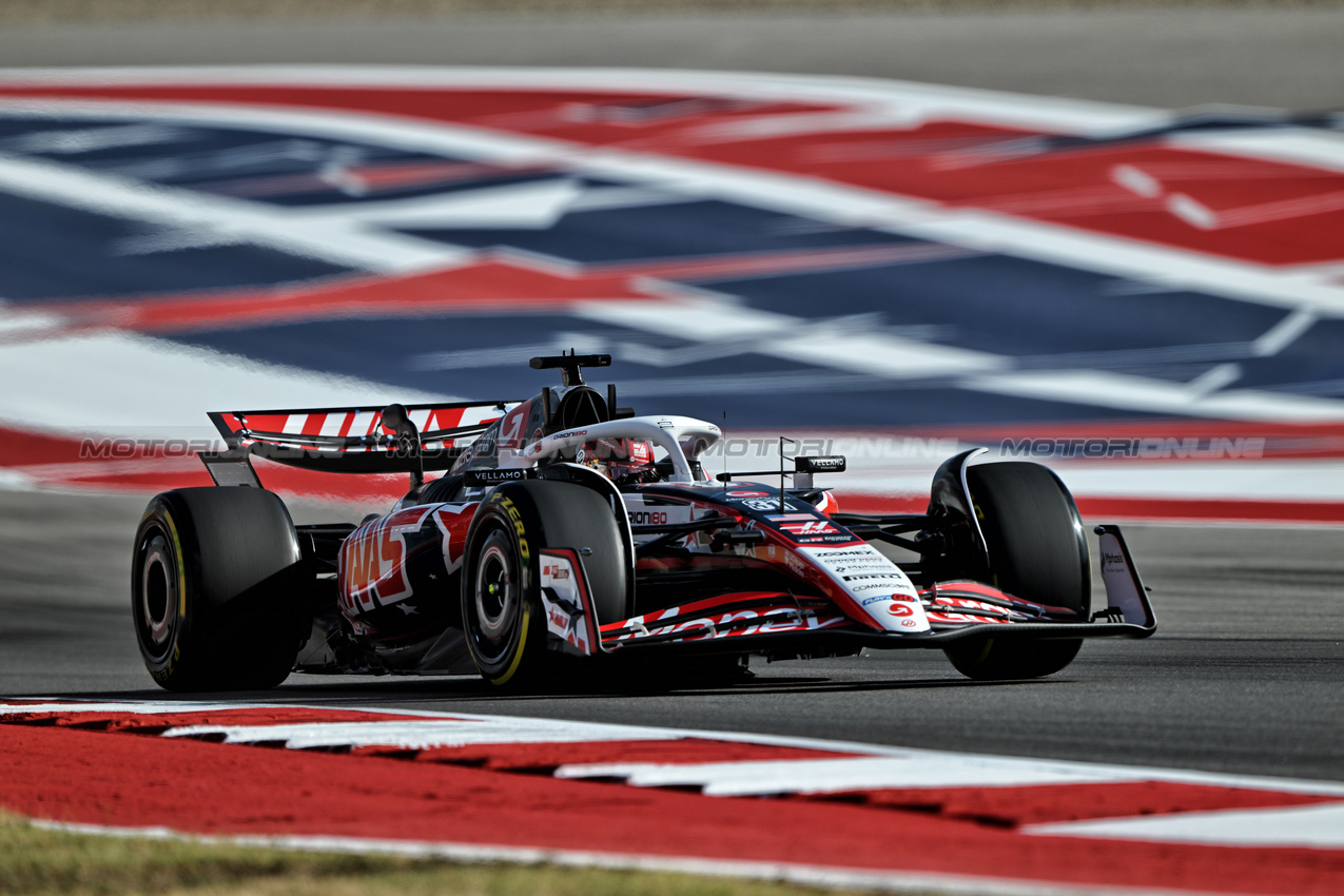 GP USA, Esteban Ocon (FRA) Haas VF-25.

17.10.2025. Formula 1 World Championship, Rd 19, United States Grand Prix, Austin, Texas, USA, Sprint Qualifiche Day

- www.xpbimages.com, EMail: requests@xpbimages.com © Copyright: Price	/ XPB Images
