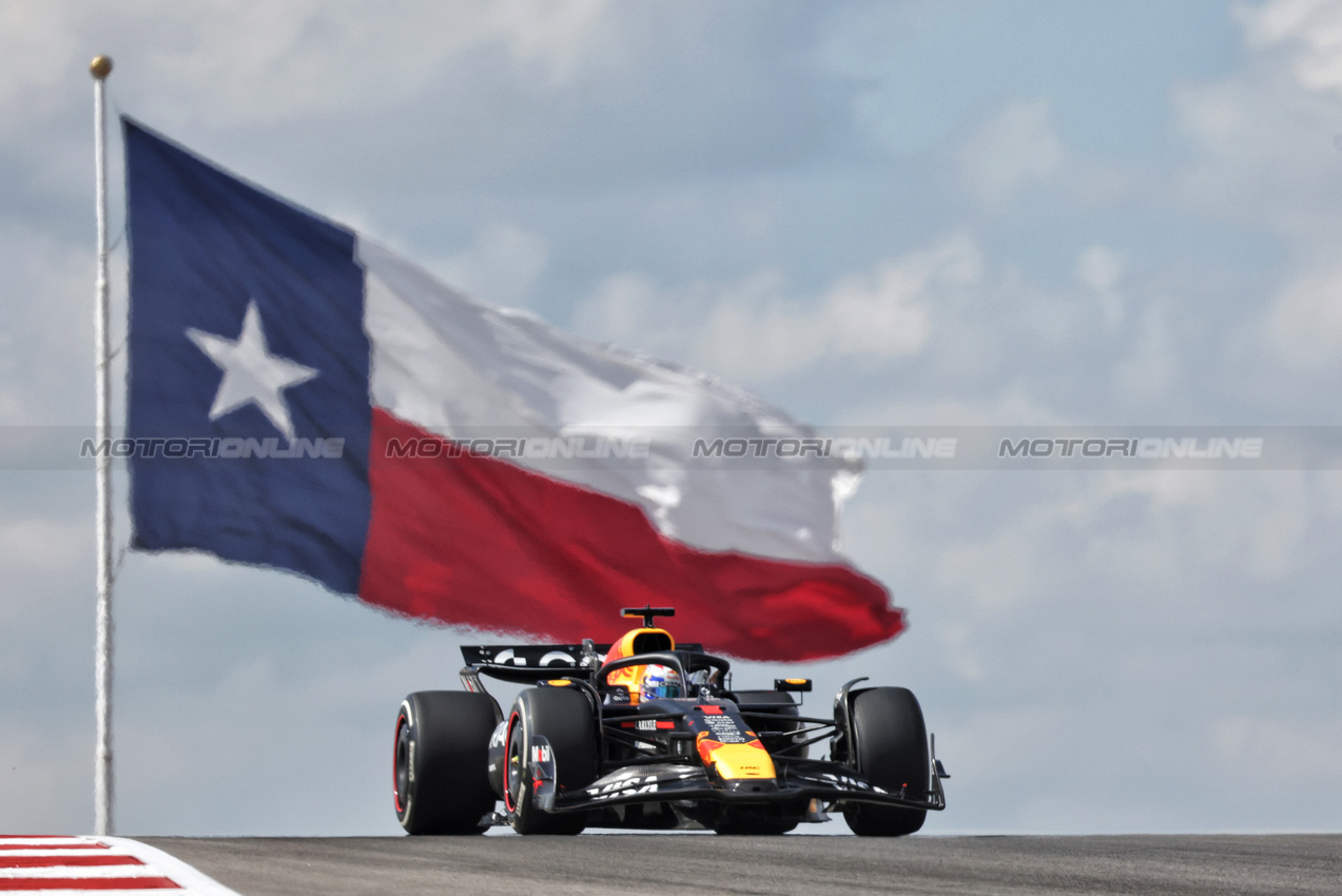 GP USA, Max Verstappen (NLD) Red Bull Racing RB21.

17.10.2025. Formula 1 World Championship, Rd 19, United States Grand Prix, Austin, Texas, USA, Sprint Qualifiche Day

- www.xpbimages.com, EMail: requests@xpbimages.com © Copyright: Bearne / XPB Images