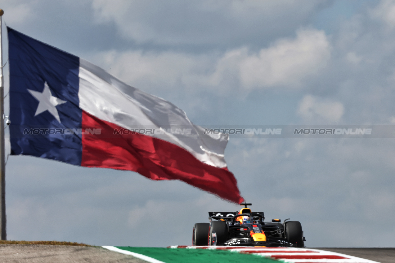 GP USA, Max Verstappen (NLD) Red Bull Racing RB21.
17.10.2025. Formula 1 World Championship, Rd 19, United States Grand Prix, Austin, Texas, USA, Sprint Qualifiche Day
- www.xpbimages.com, EMail: requests@xpbimages.com © Copyright: Bearne / XPB Images