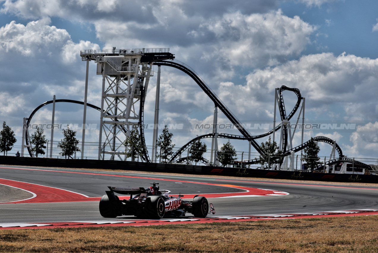 GP USA, Esteban Ocon (FRA) Haas VF-25.

17.10.2025. Formula 1 World Championship, Rd 19, United States Grand Prix, Austin, Texas, USA, Sprint Qualifiche Day

- www.xpbimages.com, EMail: requests@xpbimages.com © Copyright: Charniaux / XPB Images