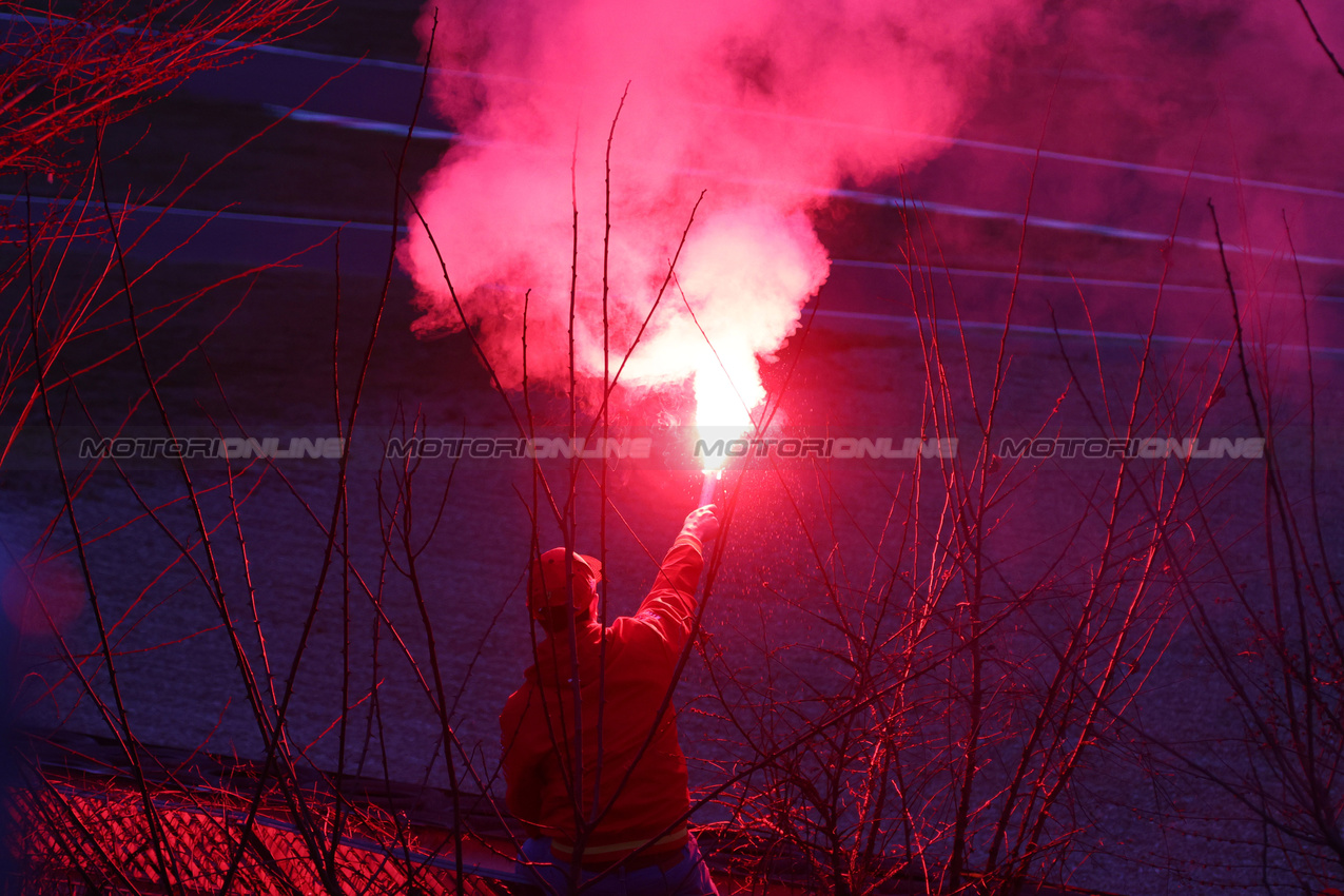 SHAKEDOWN FERRARI SF25, A Ferrari fan with a flare waiting to see the SF-25 for the first time.
19.02.2025. Formula One World Championship, Ferrari SF-25 Shakedown, Fiorano, Italy.
- www.xpbimages.com, EMail: requests@xpbimages.com © Copyright: XPB Images