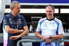 TEST ABU DHABI, (L to R): Steve Nielsen (GBR) Alpine F1 Team Managing Director with Alan Permane (GBR) Racing Bulls Team Principal.
09.12.2025. Formula 1 Testing, Yas Marina Circuit, Abu Dhabi, Tuesday.
- www.xpbimages.com, EMail: requests@xpbimages.com © Copyright: Charniaux / XPB Images