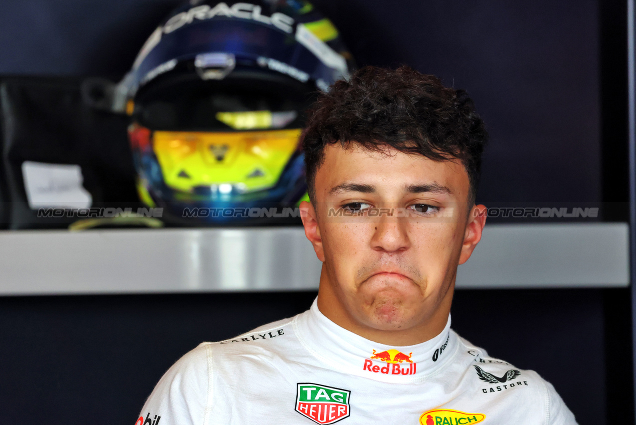 TEST ABU DHABI, Isack Hadjar (FRA) Red Bull Racing.

09.12.2025. Formula 1 Testing, Yas Marina Circuit, Abu Dhabi, Tuesday.

- www.xpbimages.com, EMail: requests@xpbimages.com © Copyright: Charniaux / XPB Images