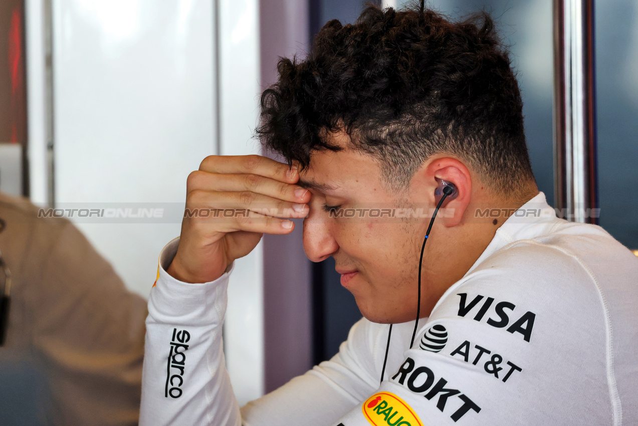 TEST ABU DHABI, Isack Hadjar (FRA) Red Bull Racing.
09.12.2025. Formula 1 Testing, Yas Marina Circuit, Abu Dhabi, Tuesday.
- www.xpbimages.com, EMail: requests@xpbimages.com © Copyright: Charniaux / XPB Images