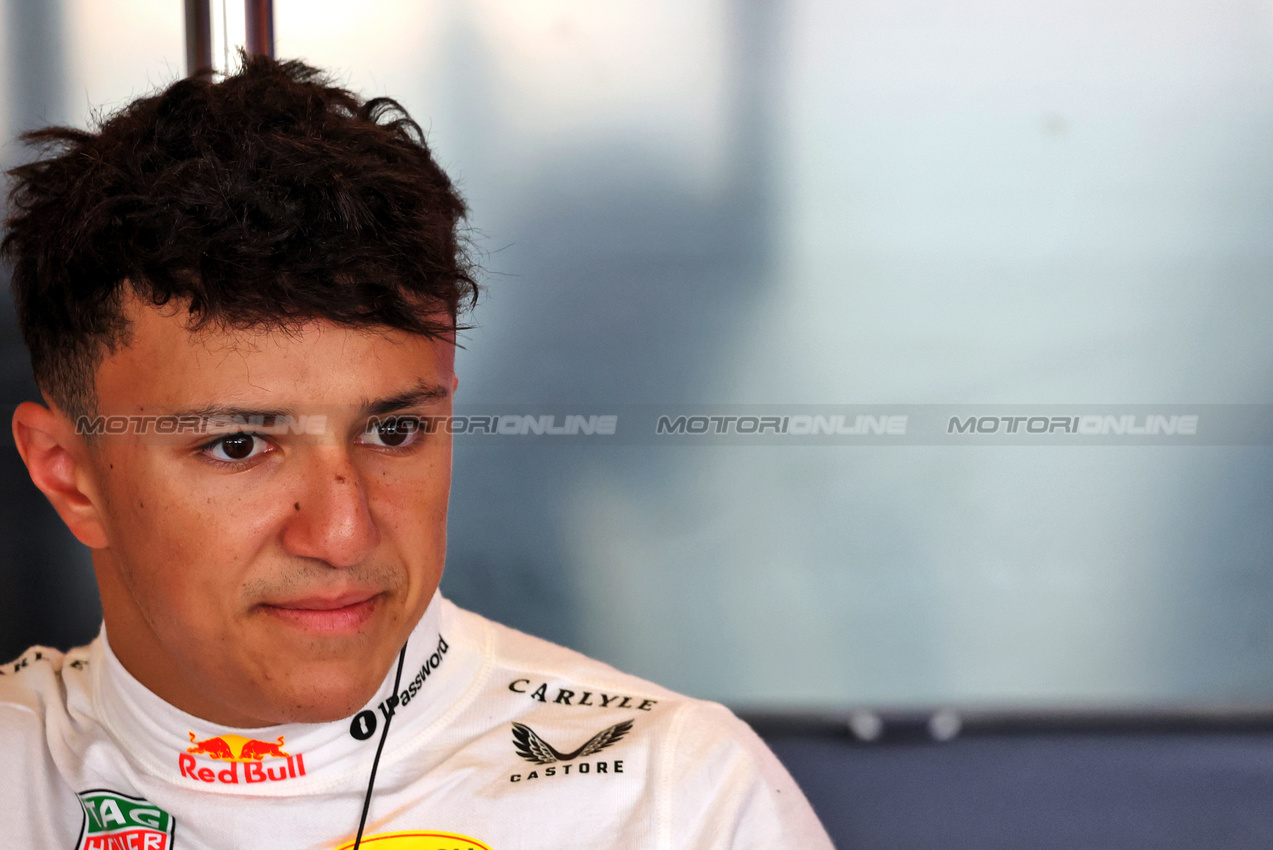 TEST ABU DHABI, Isack Hadjar (FRA) Red Bull Racing.
09.12.2025. Formula 1 Testing, Yas Marina Circuit, Abu Dhabi, Tuesday.
- www.xpbimages.com, EMail: requests@xpbimages.com © Copyright: Charniaux / XPB Images