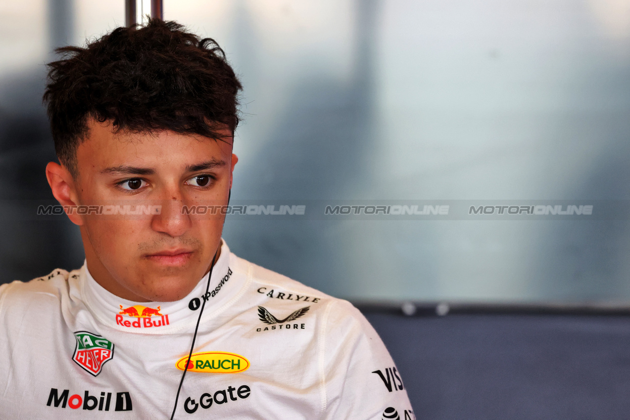 TEST ABU DHABI, Isack Hadjar (FRA) Red Bull Racing.
09.12.2025. Formula 1 Testing, Yas Marina Circuit, Abu Dhabi, Tuesday.
- www.xpbimages.com, EMail: requests@xpbimages.com © Copyright: Charniaux / XPB Images