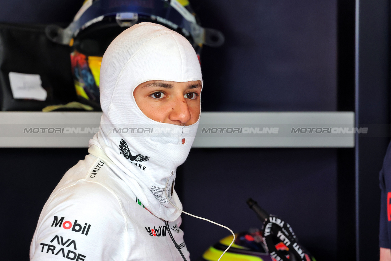 TEST ABU DHABI, Isack Hadjar (FRA) Red Bull Racing.
09.12.2025. Formula 1 Testing, Yas Marina Circuit, Abu Dhabi, Tuesday.
- www.xpbimages.com, EMail: requests@xpbimages.com © Copyright: Charniaux / XPB Images