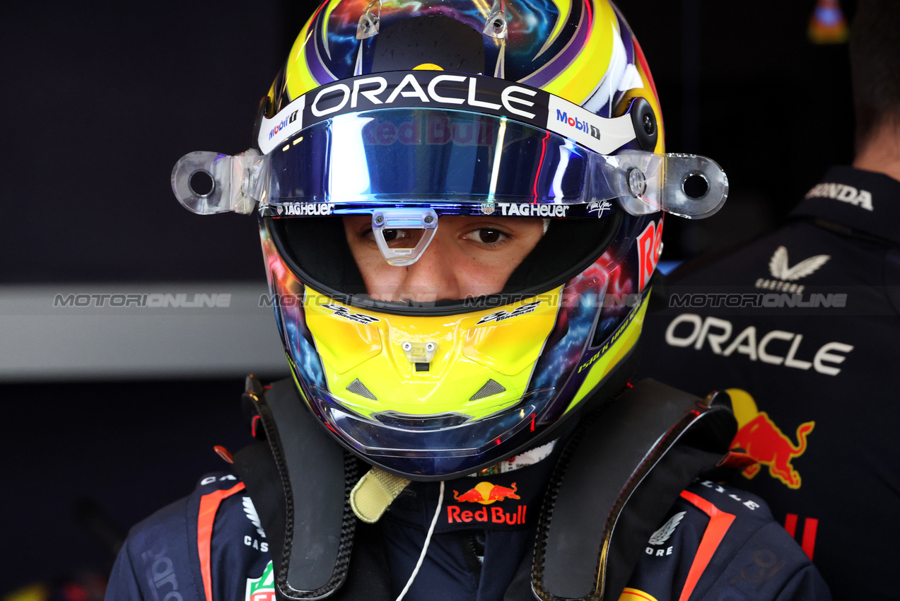 TEST ABU DHABI, Isack Hadjar (FRA) Red Bull Racing.

09.12.2025. Formula 1 Testing, Yas Marina Circuit, Abu Dhabi, Tuesday.

- www.xpbimages.com, EMail: requests@xpbimages.com © Copyright: Charniaux / XPB Images