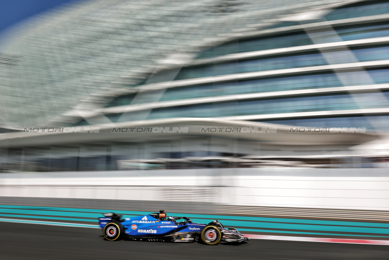 TEST ABU DHABI, Luke Browning (GBR) Atlassian Williams Racing FW47 Academy Driver.
09.12.2025. Formula 1 Testing, Yas Marina Circuit, Abu Dhabi, Tuesday.
- www.xpbimages.com, EMail: requests@xpbimages.com © Copyright: Moy / XPB Images