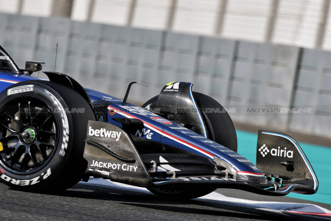 TEST ABU DHABI, Carlos Sainz (ESP) Atlassian Williams Racing FW47 - front wing.
09.12.2025. Formula 1 Testing, Yas Marina Circuit, Abu Dhabi, Tuesday.
- www.xpbimages.com, EMail: requests@xpbimages.com © Copyright: Moy / XPB Images