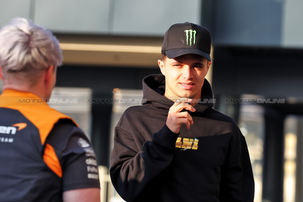 TEST ABU DHABI, Lando Norris (GBR) McLaren.
09.12.2025. Formula 1 Testing, Yas Marina Circuit, Abu Dhabi, Tuesday.
- www.xpbimages.com, EMail: requests@xpbimages.com © Copyright: Bearne / XPB Images