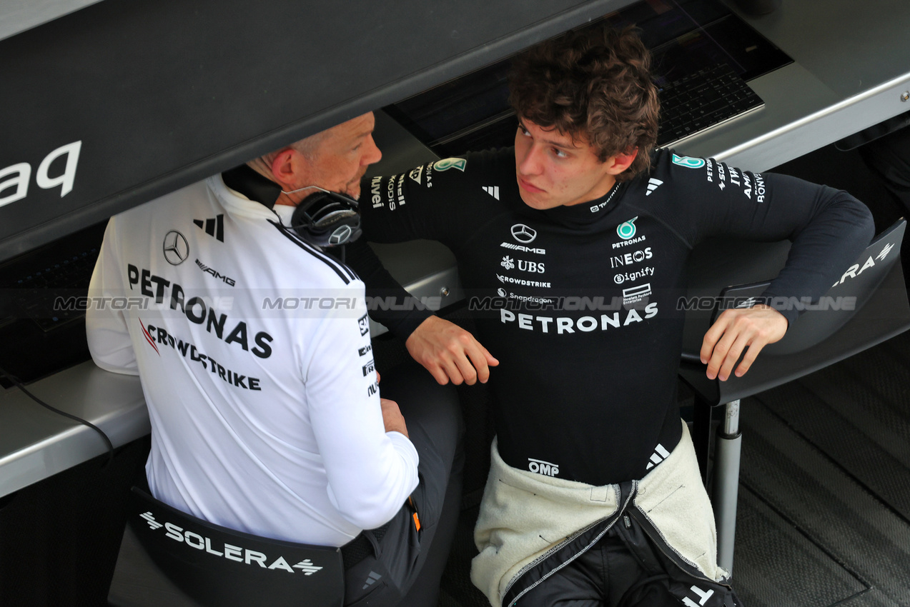 TEST ABU DHABI, Andrea Kimi Antonelli (ITA) Mercedes AMG F1.
09.12.2025. Formula 1 Testing, Yas Marina Circuit, Abu Dhabi, Tuesday.
- www.xpbimages.com, EMail: requests@xpbimages.com © Copyright: Bearne / XPB Images