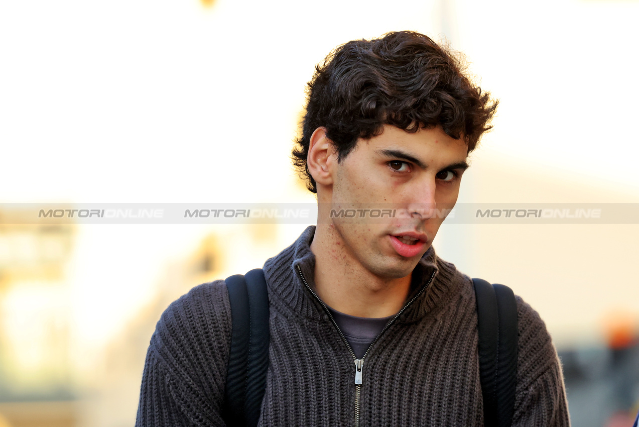 TEST ABU DHABI, Gabriel Bortoleto (BRA) Sauber.
09.12.2025. Formula 1 Testing, Yas Marina Circuit, Abu Dhabi, Tuesday.
- www.xpbimages.com, EMail: requests@xpbimages.com © Copyright: Bearne / XPB Images