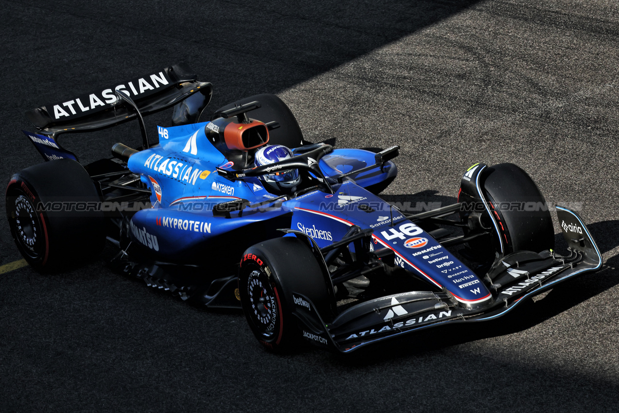 TEST ABU DHABI, Luke Browning (GBR) Atlassian Williams Racing FW47 Academy Driver.
09.12.2025. Formula 1 Testing, Yas Marina Circuit, Abu Dhabi, Tuesday.
- www.xpbimages.com, EMail: requests@xpbimages.com © Copyright: Bearne / XPB Images