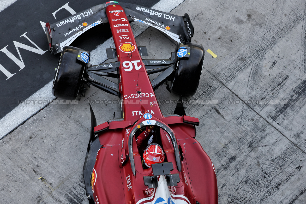 TEST ABU DHABI, Charles Leclerc (MON) Ferrari SF-25.
09.12.2025. Formula 1 Testing, Yas Marina Circuit, Abu Dhabi, Tuesday.
- www.xpbimages.com, EMail: requests@xpbimages.com © Copyright: Bearne / XPB Images