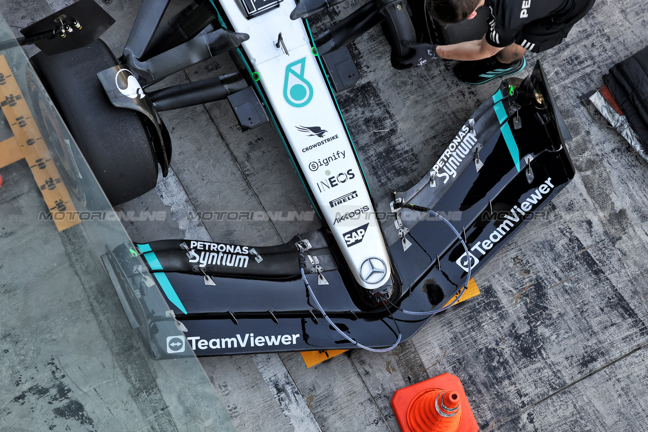 TEST ABU DHABI, Andrea Kimi Antonelli (ITA) Mercedes AMG F1 W16 - front wing with tubes in the nosecone.
09.12.2025. Formula 1 Testing, Yas Marina Circuit, Abu Dhabi, Tuesday.
- www.xpbimages.com, EMail: requests@xpbimages.com © Copyright: Bearne / XPB Images