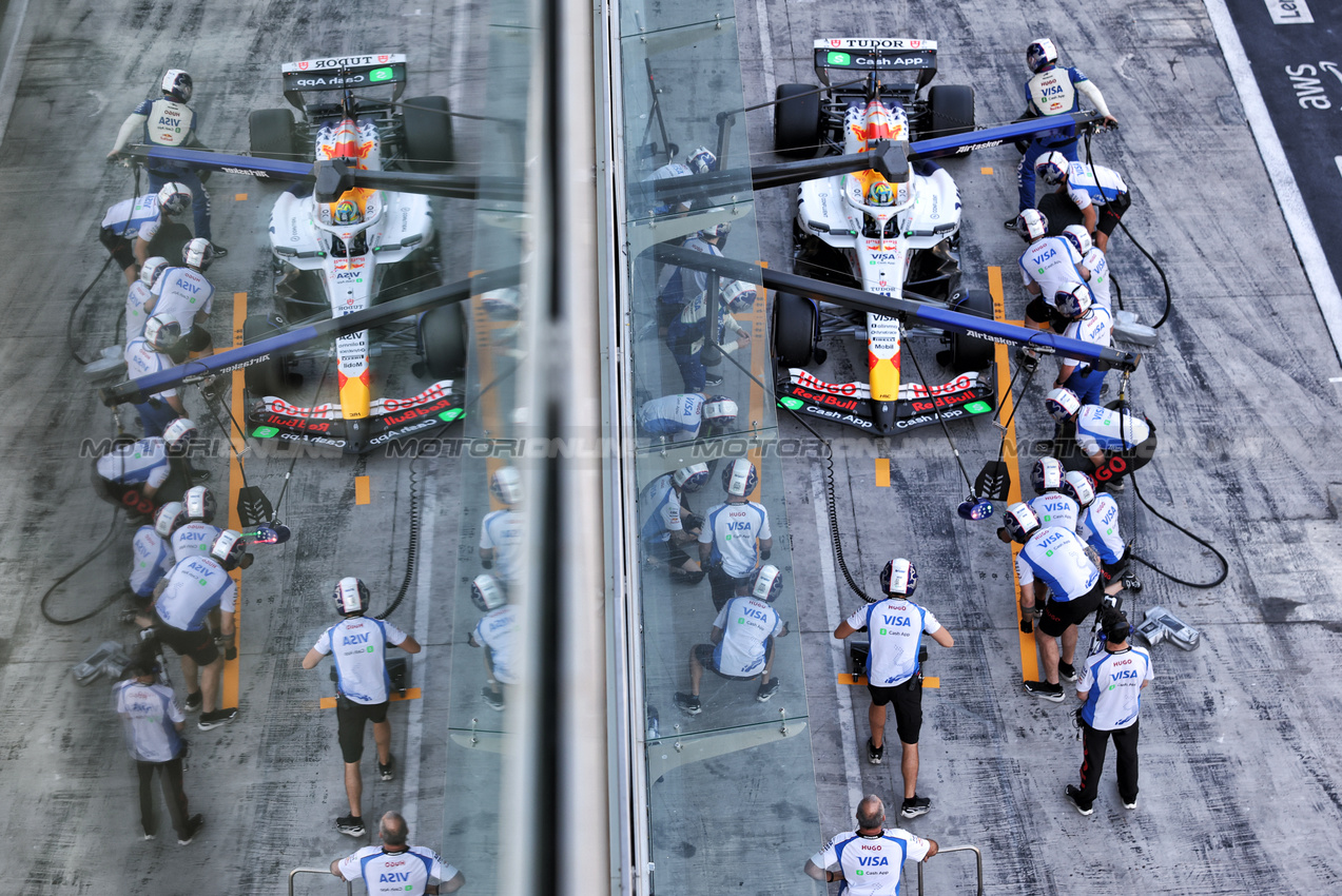 TEST ABU DHABI, Arvid Lindblad (GBR) Racing Bulls VCARB 02.
09.12.2025. Formula 1 Testing, Yas Marina Circuit, Abu Dhabi, Tuesday.
- www.xpbimages.com, EMail: requests@xpbimages.com © Copyright: Bearne / XPB Images