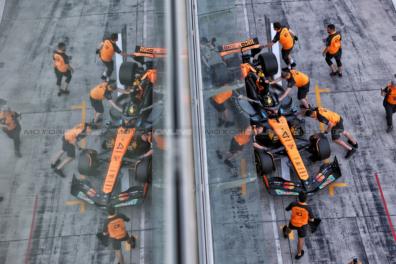 TEST ABU DHABI, Lando Norris (GBR) McLaren MCL39.

09.12.2025. Formula 1 Testing, Yas Marina Circuit, Abu Dhabi, Tuesday.

- www.xpbimages.com, EMail: requests@xpbimages.com © Copyright: Bearne / XPB Images