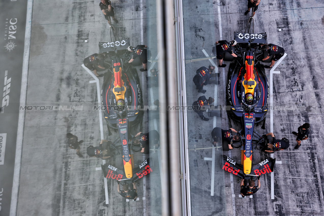 TEST ABU DHABI, Isack Hadjar (FRA) Red Bull Racing RB21.
09.12.2025. Formula 1 Testing, Yas Marina Circuit, Abu Dhabi, Tuesday.
- www.xpbimages.com, EMail: requests@xpbimages.com © Copyright: Bearne / XPB Images