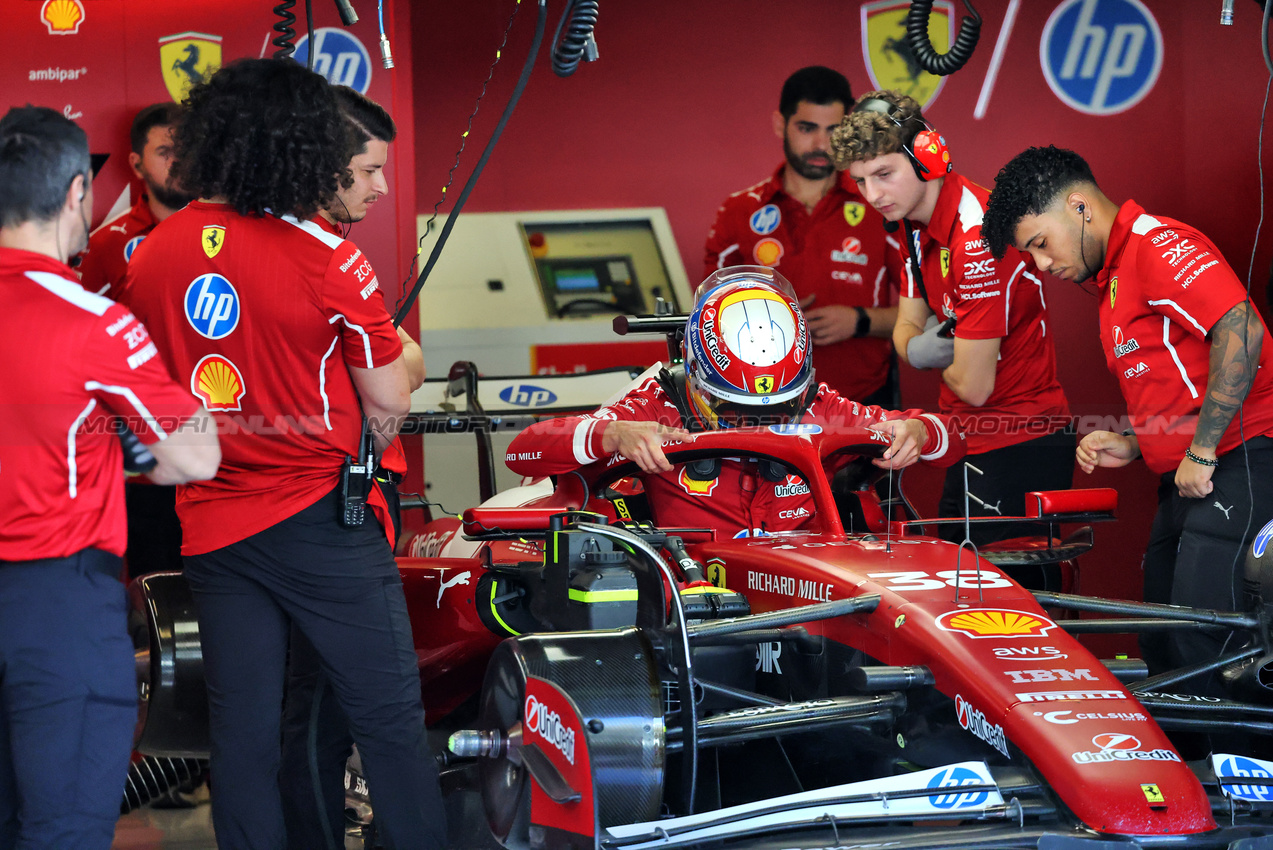 TEST ABU DHABI, Dino Beganovic (SWE) Ferrari SF-25 Academy Driver.

09.12.2025. Formula 1 Testing, Yas Marina Circuit, Abu Dhabi, Tuesday.

- www.xpbimages.com, EMail: requests@xpbimages.com © Copyright: Charniaux / XPB Images