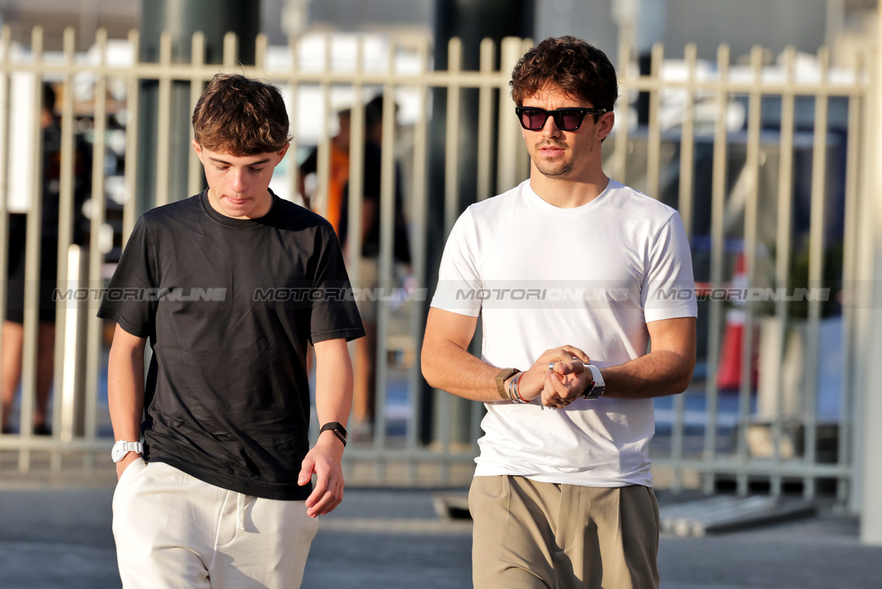 TEST ABU DHABI, Charles Leclerc (MON) Ferrari (Right).
09.12.2025. Formula 1 Testing, Yas Marina Circuit, Abu Dhabi, Tuesday.
- www.xpbimages.com, EMail: requests@xpbimages.com © Copyright: Moy / XPB Images