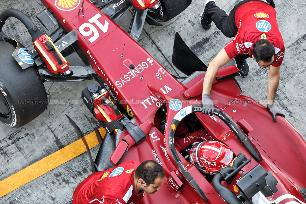 TEST ABU DHABI, Charles Leclerc (MON) Ferrari SF-25.
09.12.2025. Formula 1 Testing, Yas Marina Circuit, Abu Dhabi, Tuesday.
- www.xpbimages.com, EMail: requests@xpbimages.com © Copyright: Bearne / XPB Images