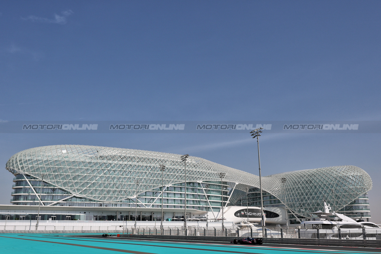 TEST ABU DHABI, Pierre Gasly (FRA) Alpine F1 Team A525.
09.12.2025. Formula 1 Testing, Yas Marina Circuit, Abu Dhabi, Tuesday.
- www.xpbimages.com, EMail: requests@xpbimages.com © Copyright: Moy / XPB Images