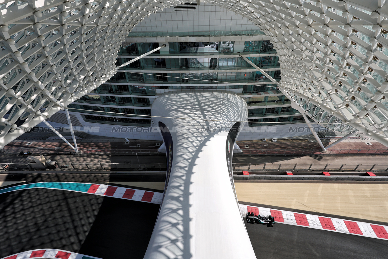 TEST ABU DHABI, Frederik Vesti (DEN) Mercedes AMG F1 W16 Reserve Driver.
09.12.2025. Formula 1 Testing, Yas Marina Circuit, Abu Dhabi, Tuesday.
- www.xpbimages.com, EMail: requests@xpbimages.com © Copyright: Moy / XPB Images